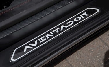 Lamborghini Aventador LP 750-4 SV Roadster 25