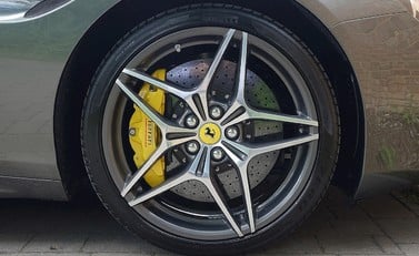 Ferrari California T 16