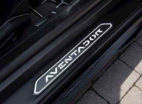 Lamborghini Aventador LP 770-4 SVJ 21