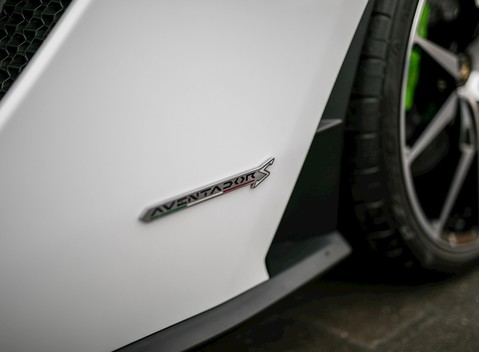 Lamborghini Aventador S 26