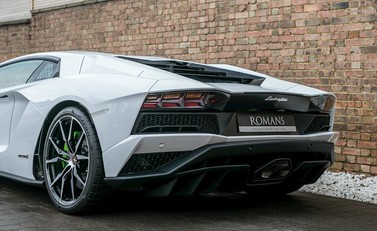 Lamborghini Aventador S 29