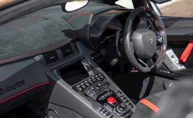 Lamborghini Aventador LP750-4 SV Roadster 16