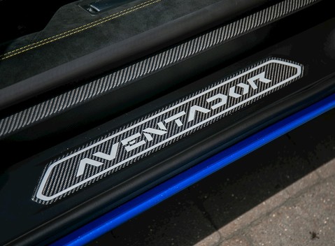 Lamborghini Aventador LP750-4 SV Roadster 21
