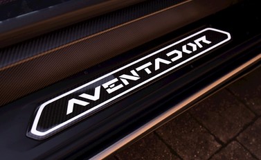 Lamborghini Aventador LP 750-4 SV Roadster 12