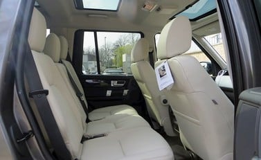 Land Rover Discovery SDV6 HSE 8