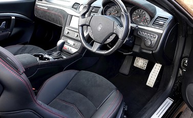 Maserati Grancabrio MC 19