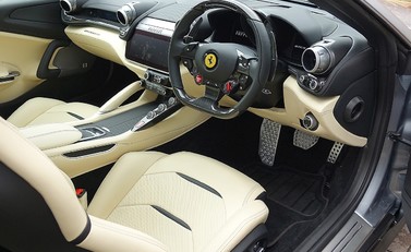 Ferrari GTC4 Lusso 16