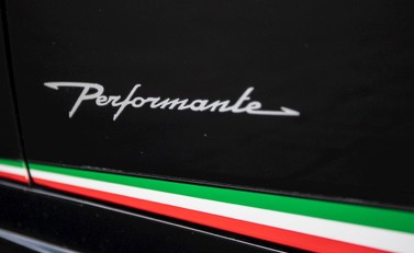 Lamborghini Huracan LP640-4 Performante 22