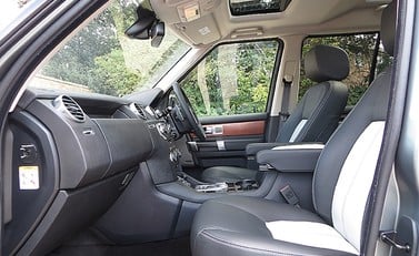 Land Rover Discovery SDV6 HSE Luxury 14