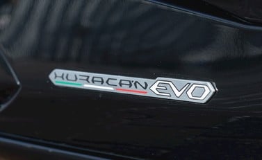 Lamborghini Huracan LP640-4 EVO 23