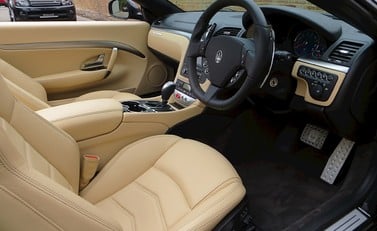 Maserati Grancabrio Sport 11