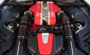 Ferrari FF 28