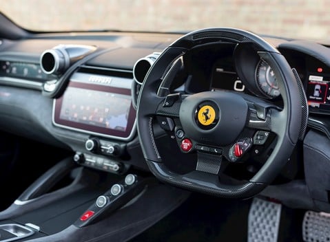 Ferrari GTC4 Lusso 11