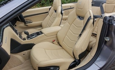Maserati Grancabrio Sport 4