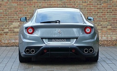 Ferrari FF 16