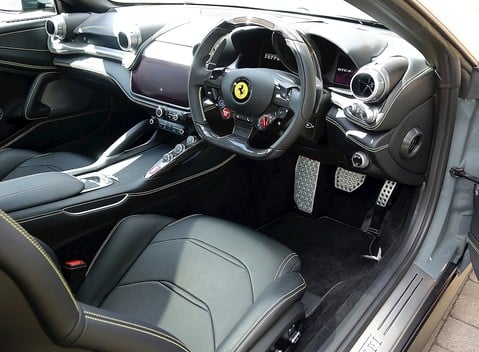 Ferrari GTC4 Lusso 17