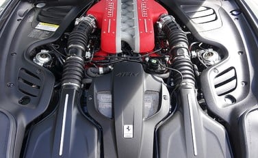 Ferrari GTC4 Lusso 24