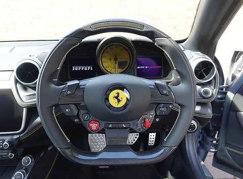 Ferrari GTC4 Lusso 25