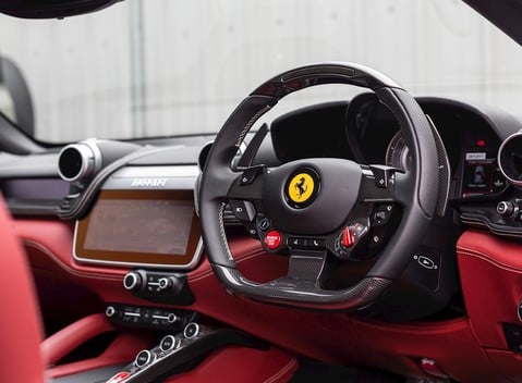 Ferrari GTC4 Lusso T 11