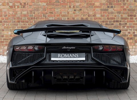 Lamborghini Aventador LP 750-4 SV Coupe 5