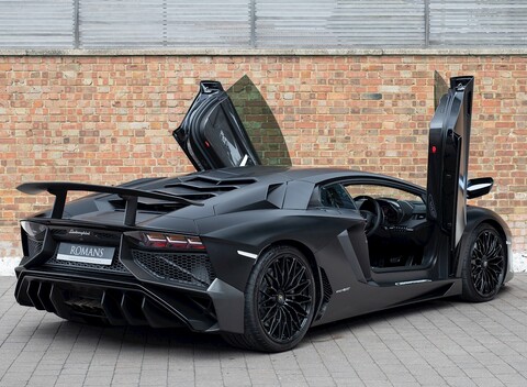 Lamborghini Aventador LP 750-4 SV Coupe 8