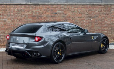 Ferrari FF 7