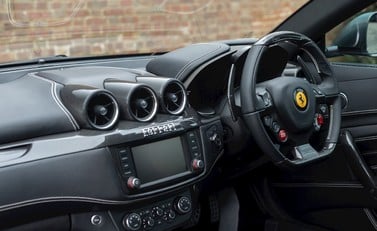 Ferrari FF 17