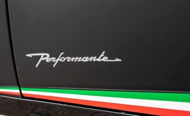 Lamborghini Huracan LP640-4 Performante 21