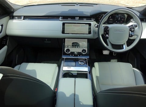 Land Rover Range Rover Velar First Edition D300 16