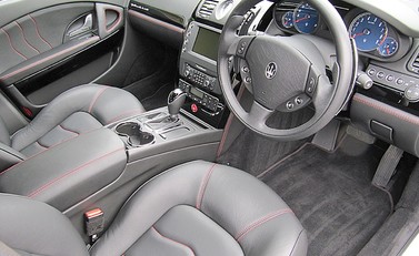 Maserati Quattroporte GT S 7