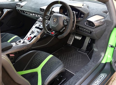 Lamborghini Huracan Performante 13