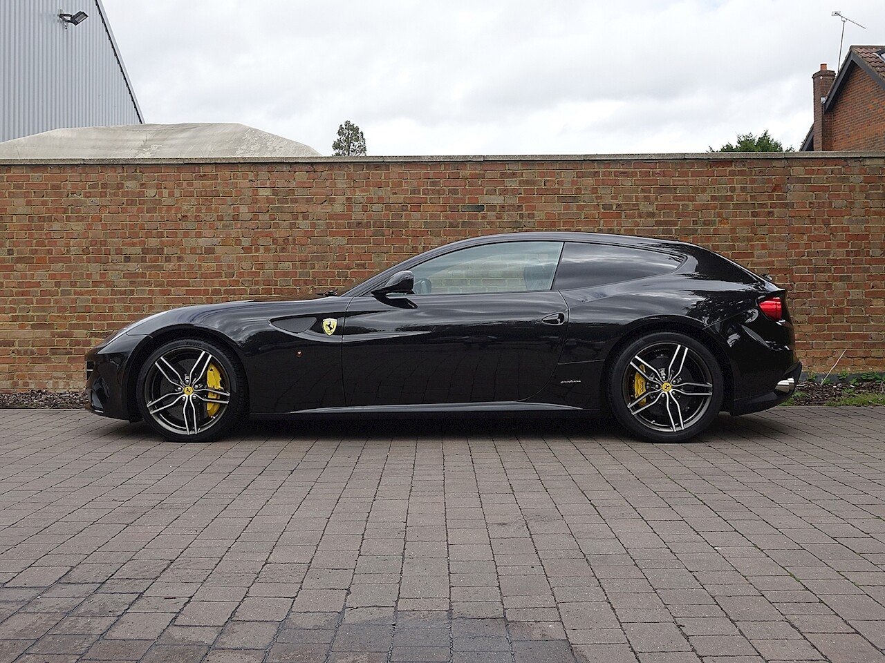 Used Ferrari FF for sale | Nero Daytona