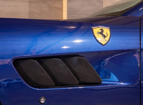 Ferrari GTC4 Lusso T 12