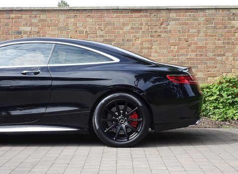 Mercedes-Benz S63 AMG Coupe 7