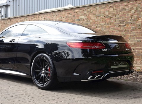 Mercedes-Benz S63 AMG Coupe 8