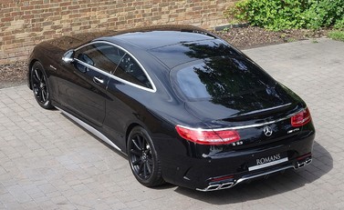 Mercedes-Benz S63 AMG Coupe 13