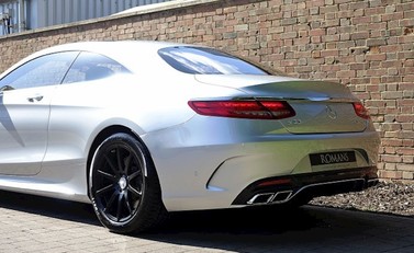 Mercedes-Benz S Class S63 Coupe 3