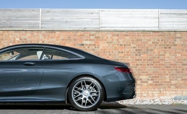 Mercedes-Benz S Class S63 Coupe 25