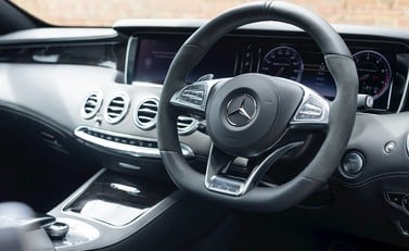 Mercedes-Benz S Class S65 Coupe 11