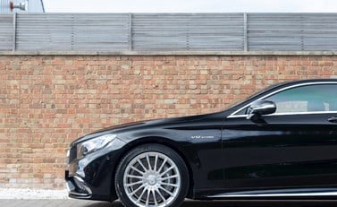 Mercedes-Benz S Class S65 Coupe 27