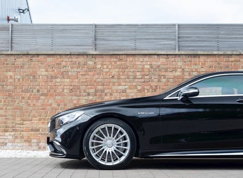 Mercedes-Benz S Class S65 Coupe 27