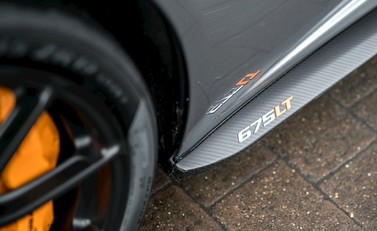 McLaren 675LT Spider 36