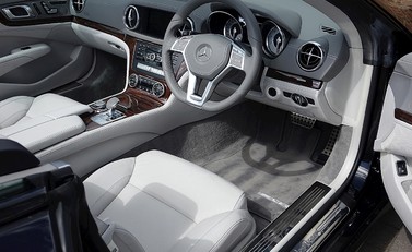 Mercedes-Benz SL Series 15