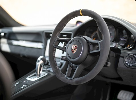 Porsche 911 (991) GT2 RS 11