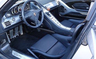 Porsche Carrera GT 11
