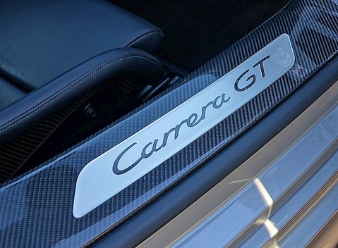Porsche Carrera GT 17