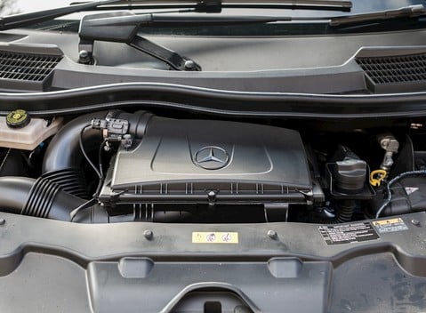 Mercedes-Benz V Class D AMG Line (Extra Long) 15