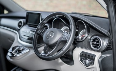 Mercedes-Benz V Class D AMG Line (Extra Long) 18
