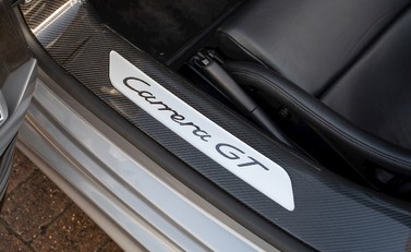 Porsche Carrera GT 21