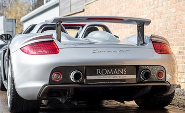 Porsche Carrera GT 24